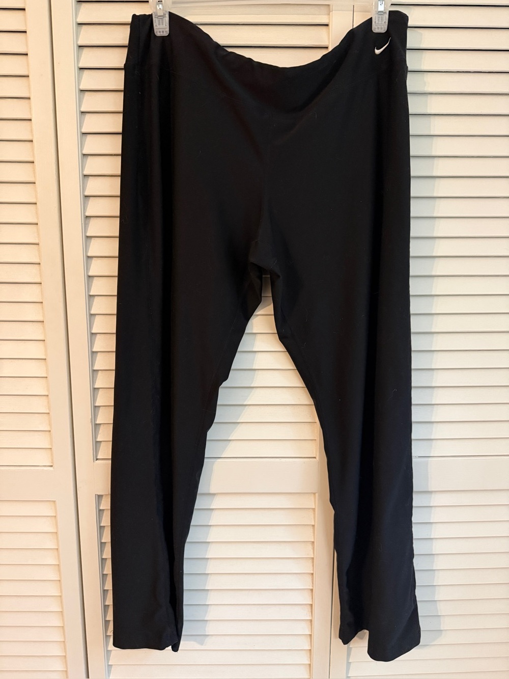 Nike Black Full-Length Performance Leggings with Swoosh